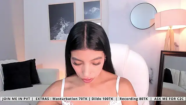 Tiffany Low online show from 05-06-26, 04:23