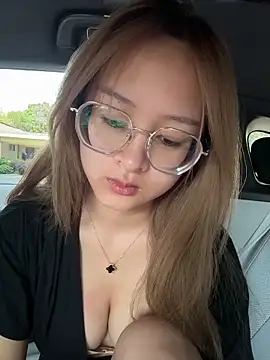 yuki june online show from 04-30-26, 07:36