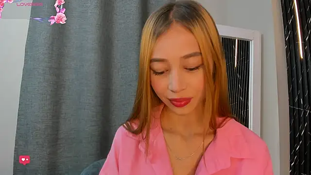 Naomi Rousse online show from 05-04-26, 01:07