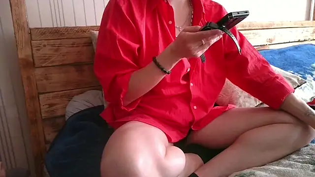 Snapshot of EthelsLover chatting on 10-14-25, 09:21 EthelsLover online show from 10-14-25, 09:21