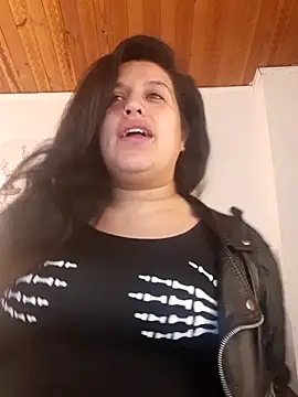 Snapshot of Andrea_secret_ chatting on 03-26-26, 02:00 Andrea secret online show from 03-26-26, 02:00