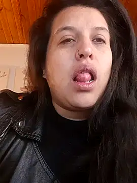 Snapshot of Andrea_secret_ chatting on 03-27-26, 01:44 Andrea secret online show from 03-27-26, 01:44