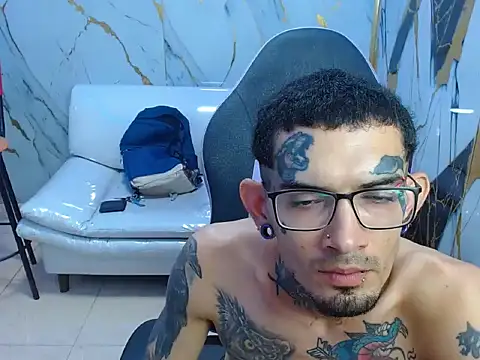boy tatto777 online show from 05-15-26, 01:07