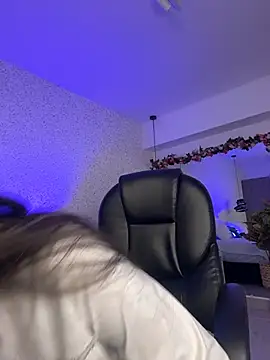 Snapshot of EMILIIA_RICHTER__ chatting on 03-16-26, 07:51 EMILIIA RICHTER online show from 03-16-26, 07:51