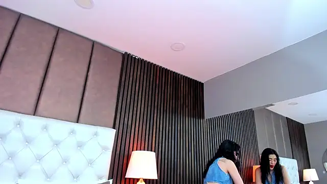 Snapshot of SamyySwet chatting on 11-11-25, 08:09 SamyySwet online show from 11-11-25, 08:09