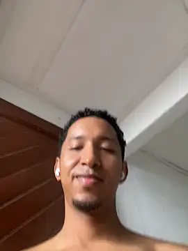 Snapshot of Rogers_cum_ chatting on 02-07-26, 09:29 Rogers cum online show from 02-07-26, 09:29