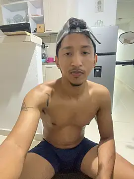 Snapshot of Rogers_cum_ chatting on 02-13-26, 05:25 Rogers cum online show from 02-13-26, 05:25