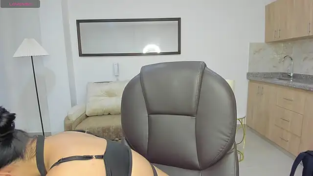 Mila blaze online show from 10-21-25, 02:34