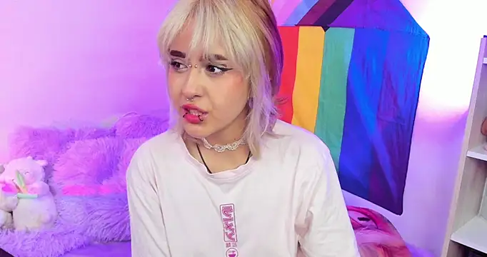 NekoWaifu online show from 09-25-25, 12:09