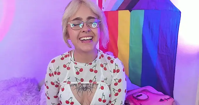 NekoWaifu online show from 10-01-25, 12:44