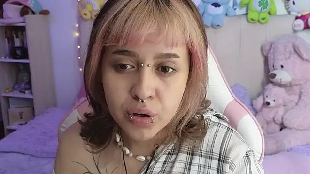 NekoWaifu online show from 05-01-26, 02:32