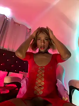 Snapshot of Mara_royal chatting on 10-21-25, 08:31 Mara royal online show from 10-21-25, 08:31