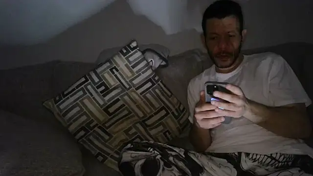 Snapshot of versatilevortex chatting on 04-06-26, 03:48 versatilevortex online show from 04-06-26, 03:48