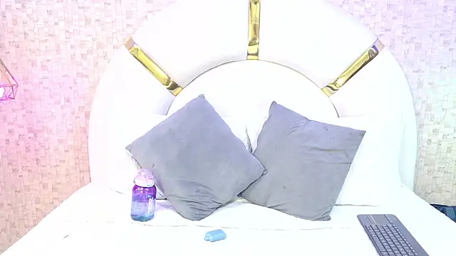 Snapshot of paulina_cano chatting on 09-17-25, 07:37 paulina cano online show from 09-17-25, 07:37