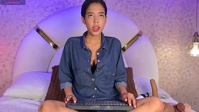 Snapshot of paulina_cano chatting on 10-15-25, 07:14 paulina cano online show from 10-15-25, 07:14