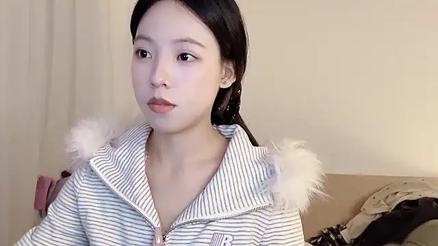 Snapshot of Meng_777 chatting on 11-18-25, 10:52 Meng 777 online show from 11-18-25, 10:52