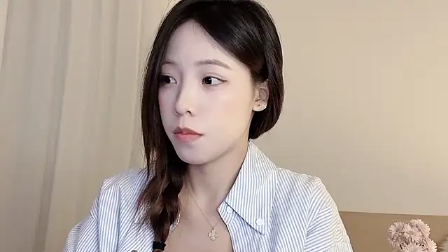 Snapshot of Meng_777 chatting on 12-23-25, 10:46 Meng 777 online show from 12-23-25, 10:46