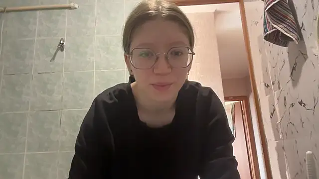 Snapshot of MargarettNewbie chatting on 09-20-25, 04:57 MargarettNewbie online show from 09-20-25, 04:57