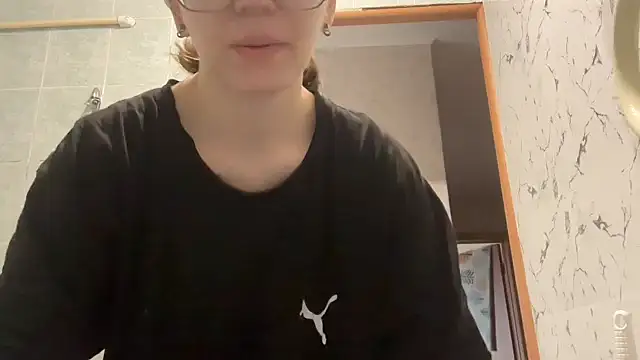 Snapshot of MargarettNewbie chatting on 09-27-25, 04:06 MargarettNewbie online show from 09-27-25, 04:06