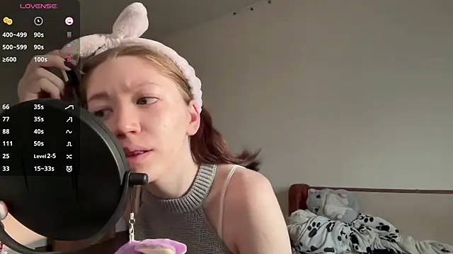 Snapshot of MargarettNewbie chatting on 10-22-25, 04:13 MargarettNewbie online show from 10-22-25, 04:13