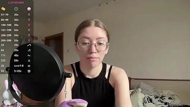 Snapshot of MargarettNewbie chatting on 10-24-25, 04:31 MargarettNewbie online show from 10-24-25, 04:31