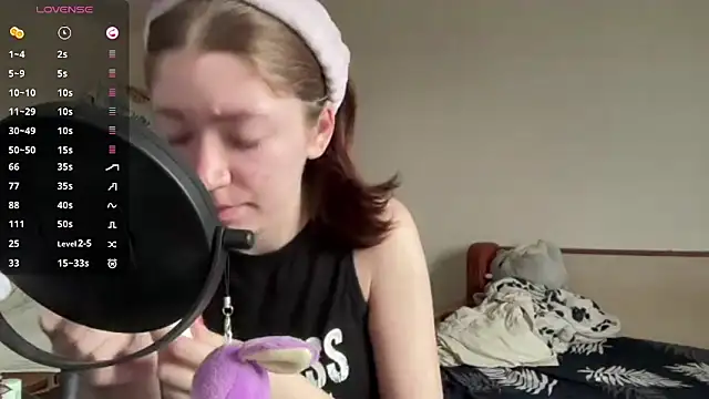 Snapshot of MargarettNewbie chatting on 10-31-25, 04:35 MargarettNewbie online show from 10-31-25, 04:35