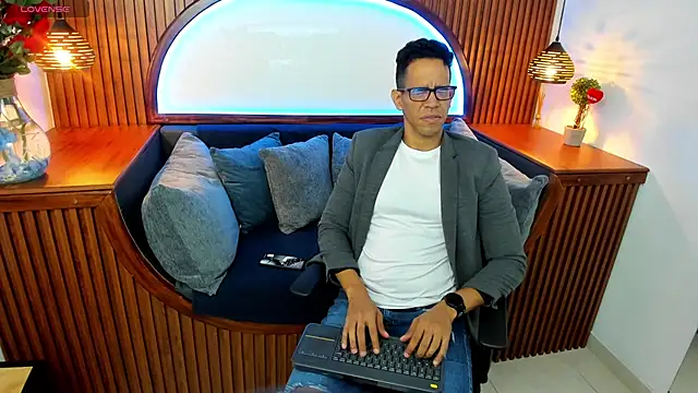 Snapshot of JacobDraven chatting on 11-08-25, 04:23 JacobDraven online show from 11-08-25, 04:23