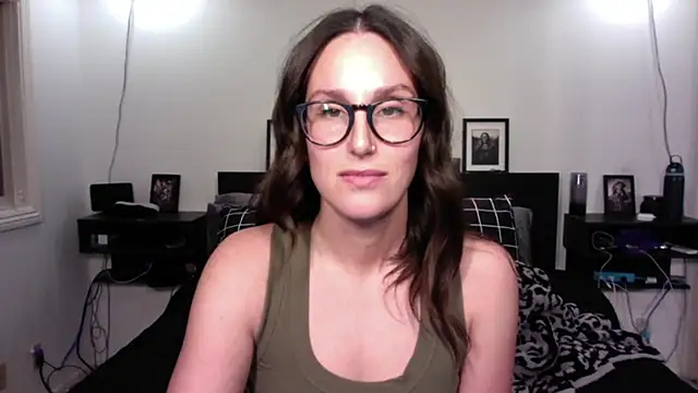 annmarieferrara online show from 12-18-25, 03:45