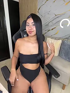 Snapshot of Ainhoa_56 chatting on 09-19-25, 12:06 Ainhoa 56 online show from 09-19-25, 12:06