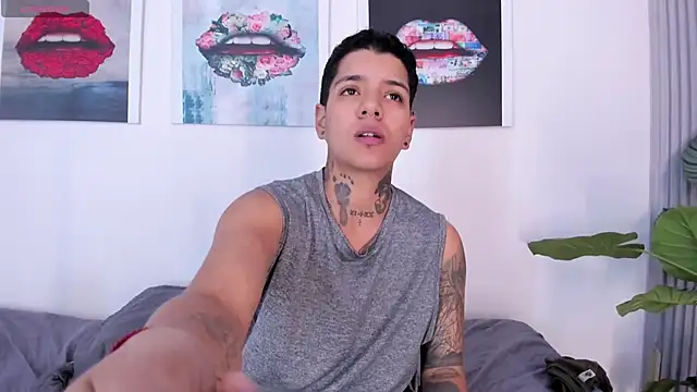 Girls inlove online show from 10-09-25, 11:41