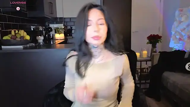 Snapshot of jeans-and-peach chatting on 09-28-25, 12:49 jeans-and-peach online show from 09-28-25, 12:49