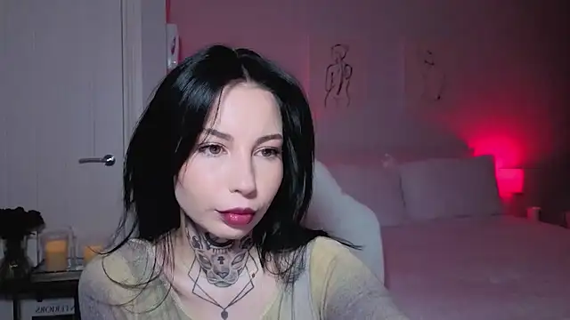 Snapshot of jeans-and-peach chatting on 10-18-25, 09:37 jeans-and-peach online show from 10-18-25, 09:37