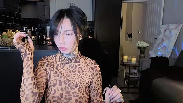 Snapshot of jeans-and-peach chatting on 10-25-25, 01:13 jeans-and-peach online show from 10-25-25, 01:13