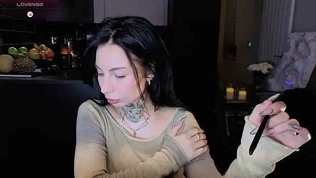 Snapshot of jeans-and-peach chatting on 10-26-25, 01:55 jeans-and-peach online show from 10-26-25, 01:55