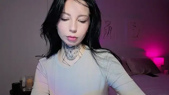 Snapshot of jeans-and-peach chatting on 11-03-25, 10:53 jeans-and-peach online show from 11-03-25, 10:53