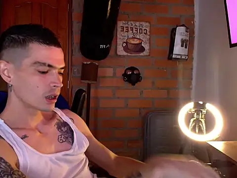 Travis R online show from 10-09-25, 06:39