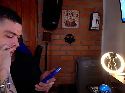 Travis R online show from 10-10-25, 03:55