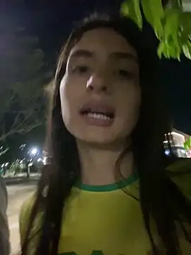 Snapshot of JUIHTE chatting on 10-30-25, 01:18 JUIHTE online show from 10-30-25, 01:18