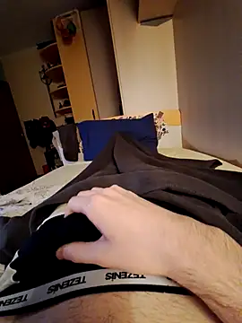 Snapshot of Young_StallioN_ chatting on 10-21-25, 10:43 Young StallioN  online show from 10-21-25, 10:43