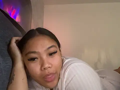 Snapshot of MissCherryyxox chatting on 09-18-25, 08:16 MissCherryyxox online show from 09-18-25, 08:16