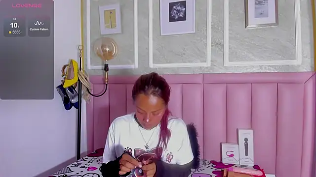 HoollyHendrix online show from 02-20-26, 09:04