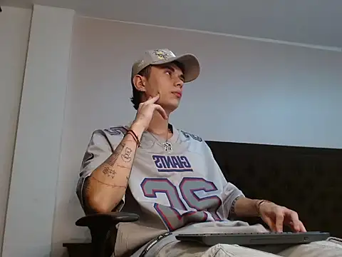 Snapshot of jaico_santos chatting on 09-25-25, 11:19 jaico santos online show from 09-25-25, 11:19