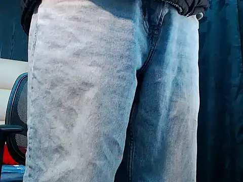 Snapshot of jaico_santos chatting on 10-13-25, 11:05 jaico santos online show from 10-13-25, 11:05