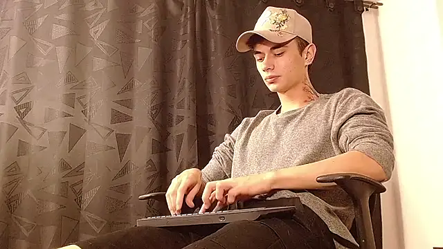 Snapshot of jaico_santos chatting on 10-15-25, 10:54 jaico santos online show from 10-15-25, 10:54