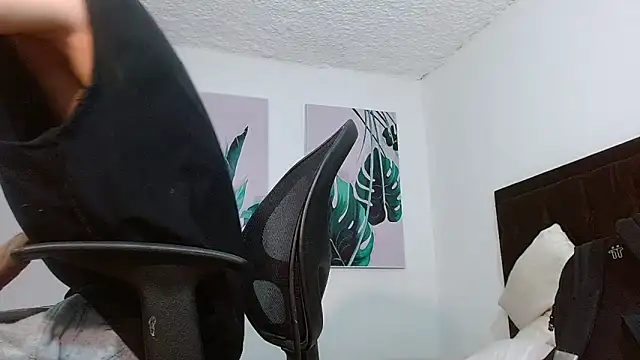 Snapshot of jaico_santos chatting on 10-18-25, 10:43 jaico santos online show from 10-18-25, 10:43