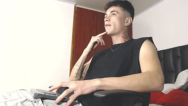 Snapshot of jaico_santos chatting on 10-25-25, 10:26 jaico santos online show from 10-25-25, 10:26