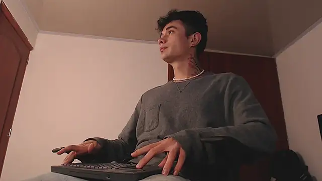 Snapshot of jaico_santos chatting on 11-29-25, 06:11 jaico santos online show from 11-29-25, 06:11