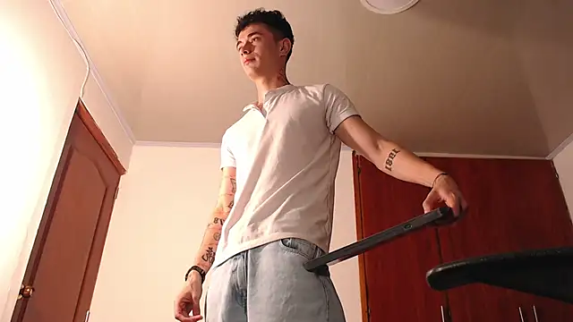 Snapshot of jaico_santos chatting on 12-18-25, 11:11 jaico santos online show from 12-18-25, 11:11