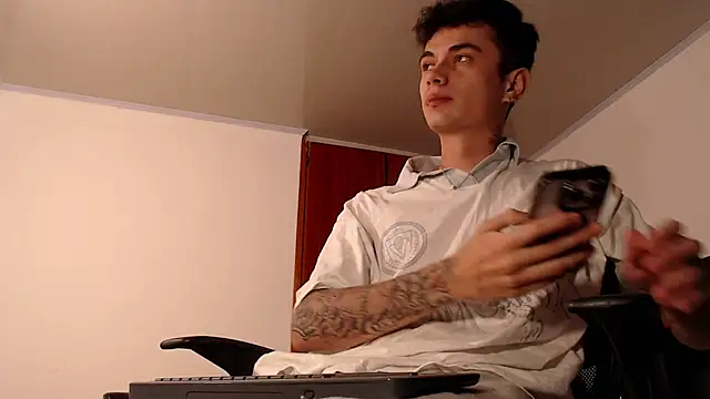 Snapshot of jaico_santos chatting on 01-06-26, 11:07 jaico santos online show from 01-06-26, 11:07