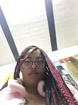 Snapshot of Ebony-Goddess19 chatting on 10-24-25, 01:24 Ebony-Goddess19 online show from 10-24-25, 01:24